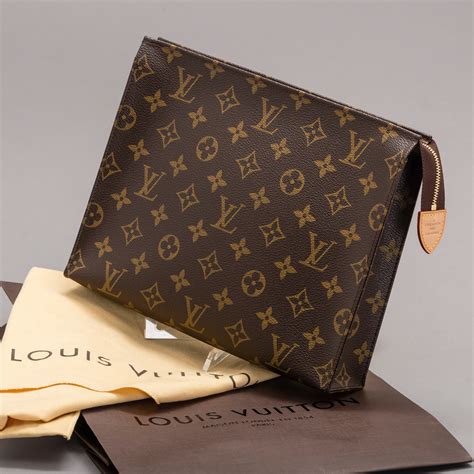 louis vuitton toilet pouch 26|Louis Vuitton toiletry bag 26.